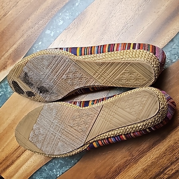 Beacon Newport Guatemalan Striped Multicolor Canvas Espadrilles | Size 10 Narrow - Picture 5 of 6
